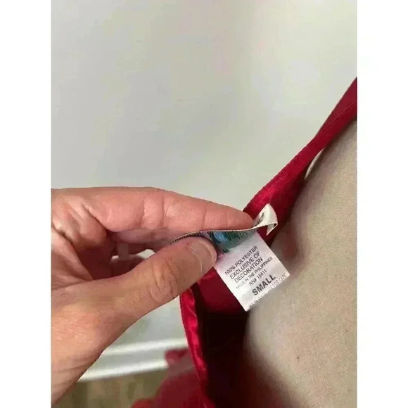 Vtg Amanda Stewart Slip Dress Nightgown Satin Red Ruffles Embroidered S V-Neck - Picture 8 of 9